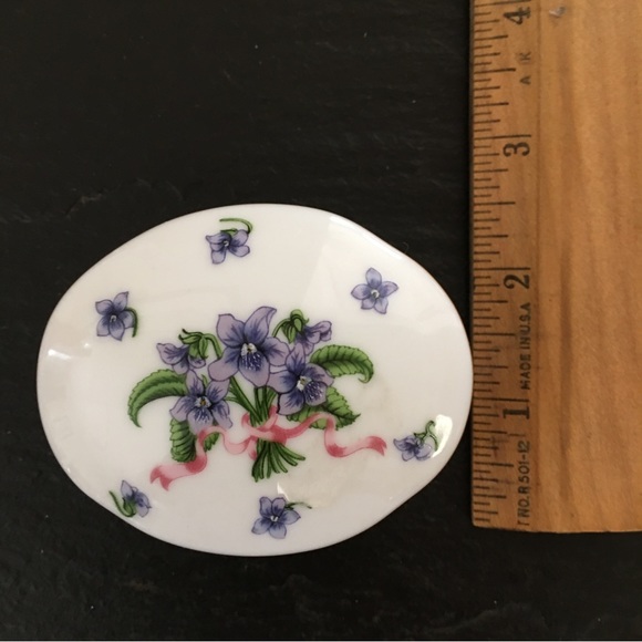 Lenox porcelain treasure box - Picture 8 of 9